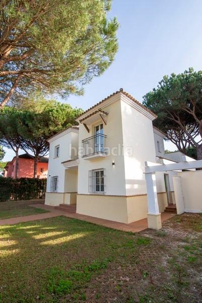 Foto eb10a799-9288-4ea8-bd7c-c8faafda1c35. Xalet amb aparcament piscina a Novo Sancti Petri Chiclana de la Frontera