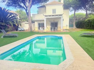 Xalet a Novo Sancti Petri. Espectacular chalet con piscina y vistas al golf  loma sanctipet
