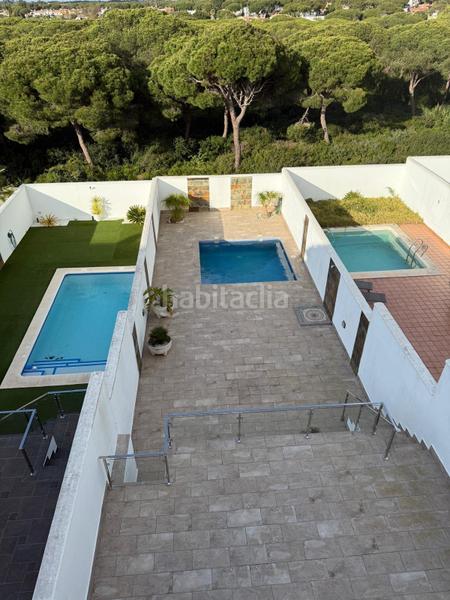 Foto 07caf215-5ae4-4594-a6a2-79a5866eeeb4. Casa adossada amb piscina a La Barrosa Chiclana de la Frontera