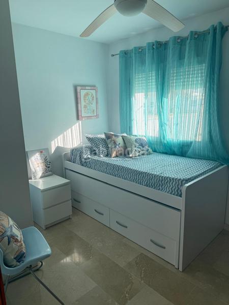 Foto 2c12ab0e-40e0-4f99-bbfd-a98b7b54d16e. Casa adossada amb piscina a La Barrosa Chiclana de la Frontera