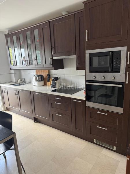 Foto dbd428de-30c1-4733-b77a-9c84d264bb1b. Casa adossada amb piscina a La Barrosa Chiclana de la Frontera