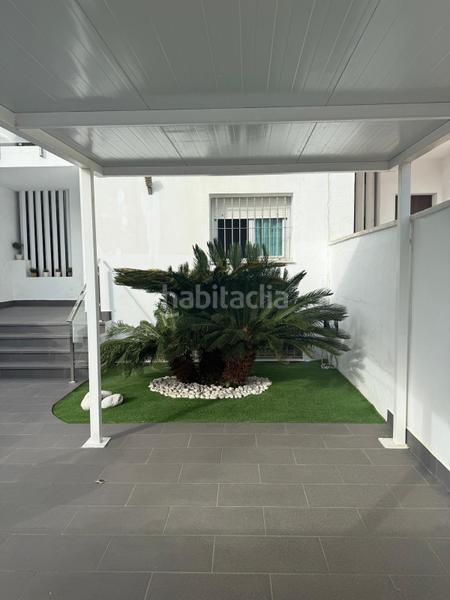 Foto f8996c0a-0438-4399-a725-620fcba923f7. Casa adossada amb piscina a La Barrosa Chiclana de la Frontera