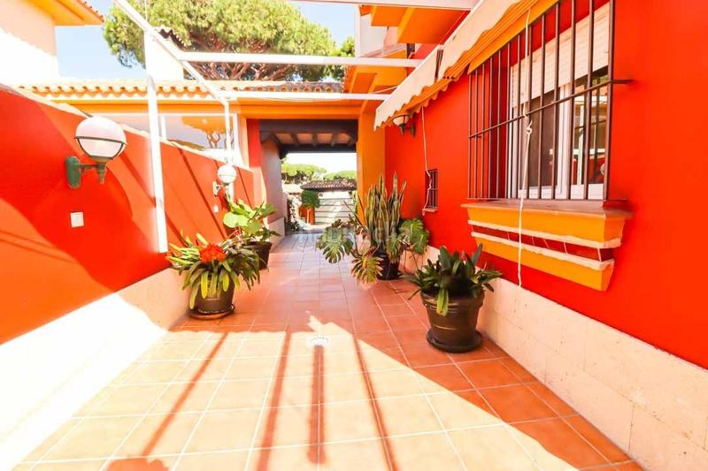 Foto 304820fe-1f61-48b8-bfab-c4f8f86c416c. Chalet avec chauffage piscine dans La Barrosa Chiclana de la Frontera