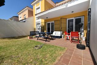 Casa adossada a Las Lagunas - Campano. Vivienda adosada rana verde, urbanización en doña petra