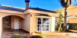 Chalet à Sancti Pietri. Chalet en la zona de costa sancti petri.