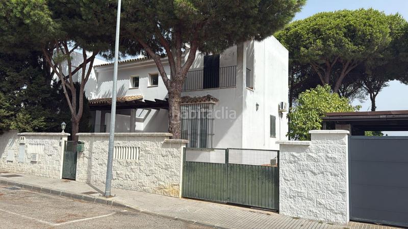 Foto 9234deb0-f992-48a4-b4f7-26dbfa8c9a69. Casa pareada amplio chalet pareado coto la campa en Chiclana de la Frontera