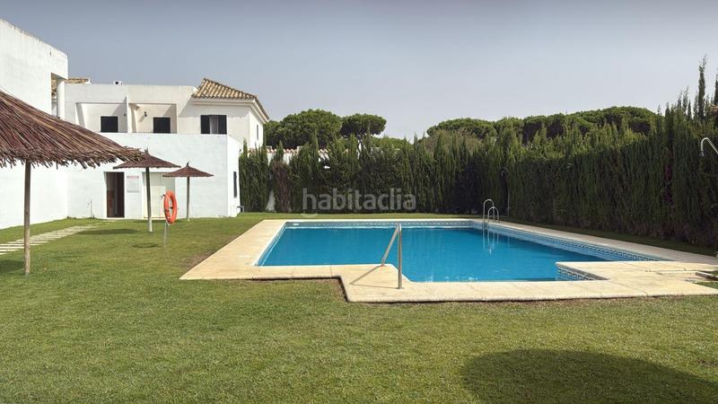 Foto fce76118-0e32-490a-bd72-baad574526de. Casa pareada amplio chalet pareado coto la campa en Chiclana de la Frontera