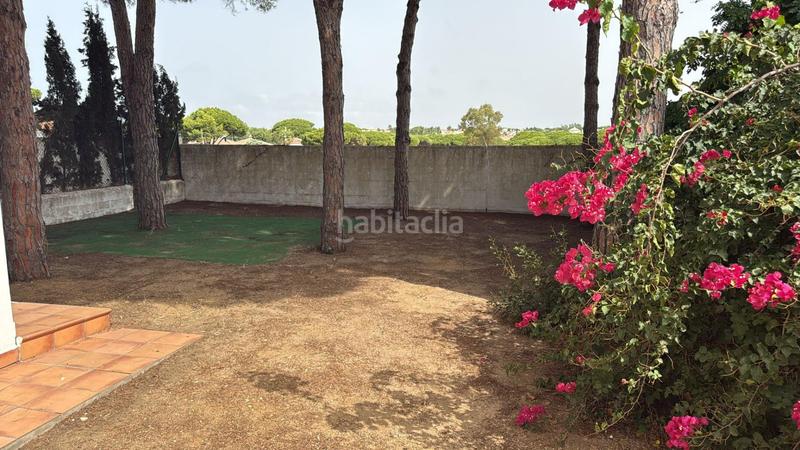 Foto fcf9269b-1e4a-458c-9564-6b3a1d220f19. Casa pareada amplio chalet pareado coto la campa en Chiclana de la Frontera