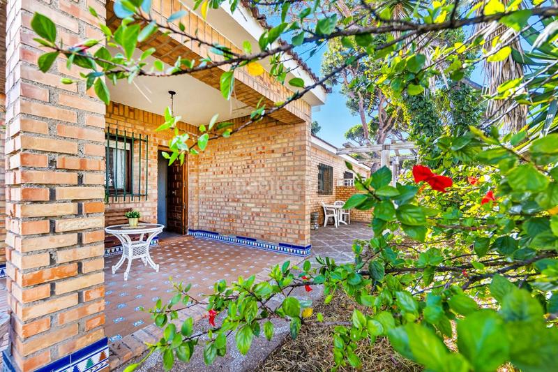 Foto 3f825135-6375-45ae-bdfe-dfaf6926c82e. Chalet avec parking dans La Barrosa Chiclana de la Frontera