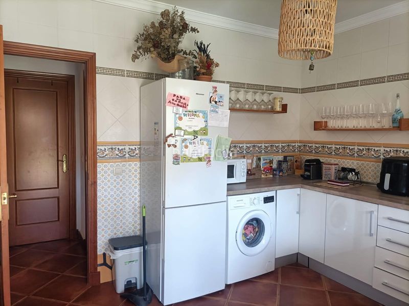 Foto 0b6e965c-9bb9-4fbe-a99d-a565b96698c7. Chalet with parking pool in Los Gallos Chiclana de la Frontera