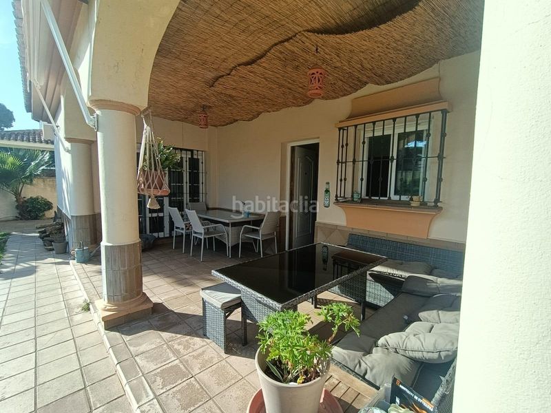 Foto 3087c518-f6b6-4350-a24d-180f0809ba1b. Chalet with parking pool in Los Gallos Chiclana de la Frontera