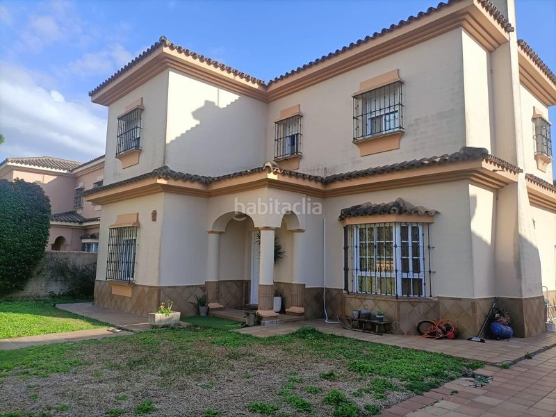 Foto 5eebf0d3-c394-4ccc-9360-95c7571456b1. Chalet with parking pool in Los Gallos Chiclana de la Frontera