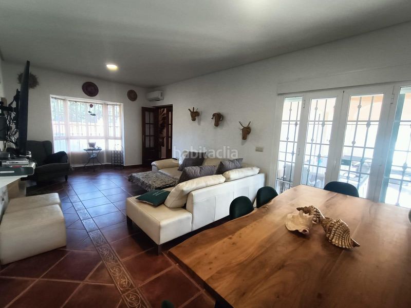 Foto 5fe32f14-2dc0-4b20-8570-63b36f1b4e7b. Chalet with parking pool in Los Gallos Chiclana de la Frontera