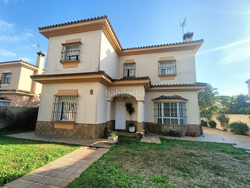 Foto 7ae8e518-a6f9-4a82-9310-9e6d89c31405. Chalet with parking pool in Los Gallos Chiclana de la Frontera