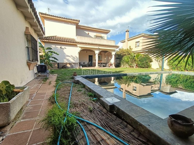 Foto 839834cd-609b-4c83-8520-ef6057551050. Chalet with parking pool in Los Gallos Chiclana de la Frontera