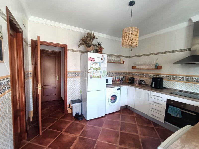 Foto 95a5e854-c068-49b5-b9bf-783c350c1edb. Chalet with parking pool in Los Gallos Chiclana de la Frontera