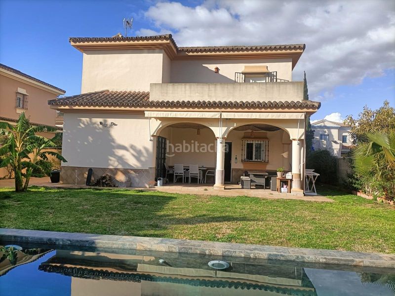 Foto a68b5784-5cbe-45db-9840-51f120b68445. Chalet with parking pool in Los Gallos Chiclana de la Frontera