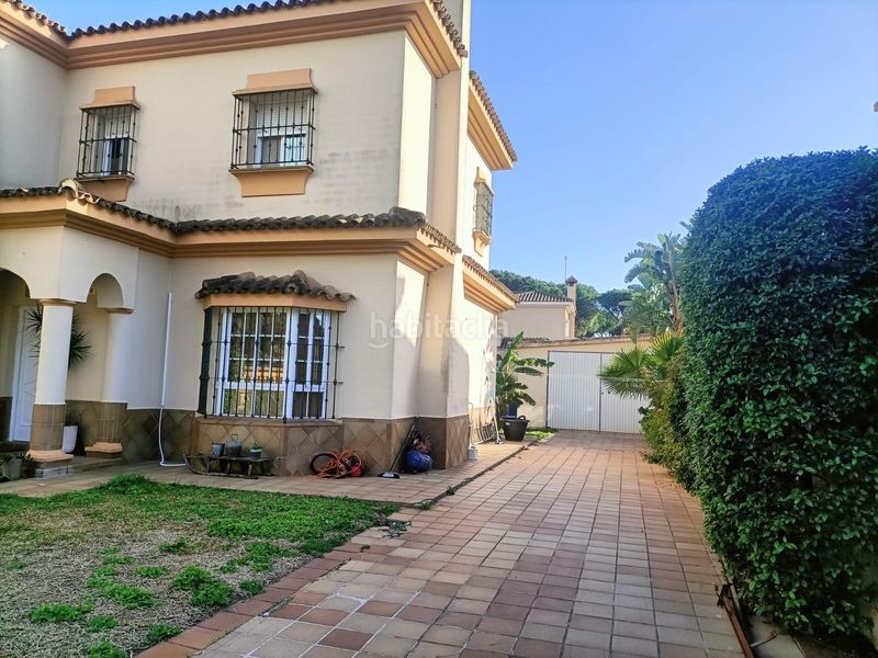 Foto ab03b57e-d323-431c-bad1-acee58cf36b3. Chalet with parking pool in Los Gallos Chiclana de la Frontera
