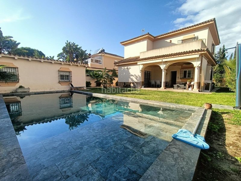 Foto f991361a-06c5-4cfb-b068-7c415ef719ea. Chalet with parking pool in Los Gallos Chiclana de la Frontera