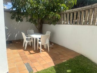 Reihenhaus in La Barrosa. Adosado en el coto la campa.