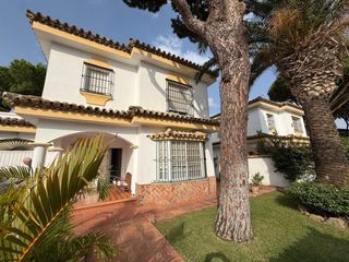 Chalet in Sancti Pietri. Chalet independiente costa sancti petri