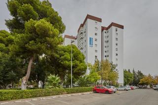 Local Comercial  Barriada torres blancas. Local comercial .