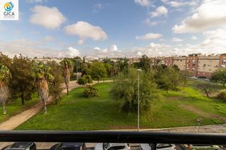 Pis en Puertas del sur - Guadabajaque. Ideal piso en urbanizacin privada con piscinas, zonas deportiva