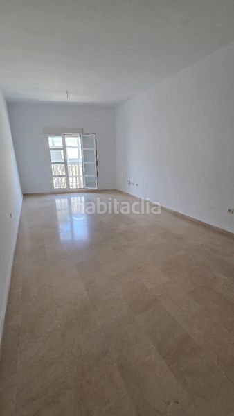 Foto e34f0771-9d7b-42c2-8ea9-d9491fa6ebc4. Pis amb aparcament a Centro Jerez de la Frontera