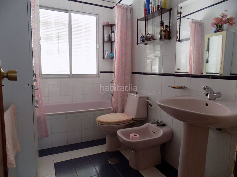 Foto c9b73402-789f-418a-82d8-9ff7b6ffbb77. Casa amb aparcament a Santa Fe