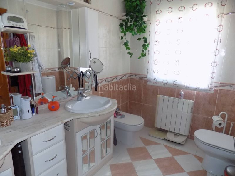 Foto 5b6fae43-4e0b-4eb4-ba9a-8237a2cf95e8. Casa amb aparcament a Santa Fe
