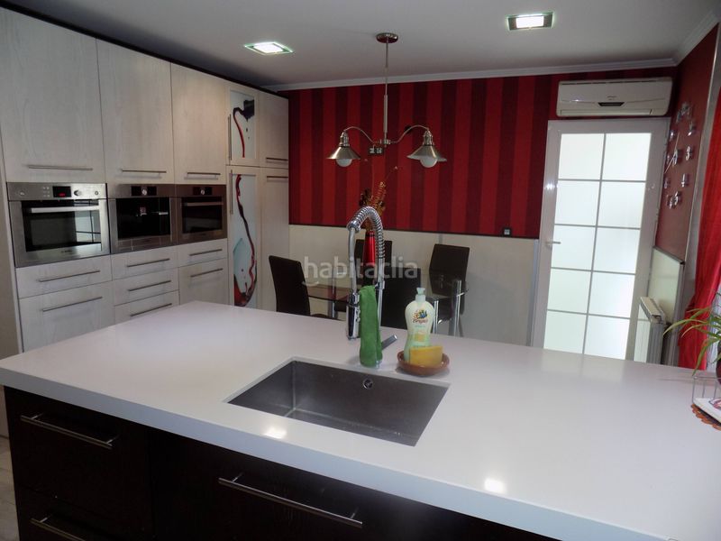 Foto 88955066-6e47-42fb-b27c-ef0d48215259. Casa amb aparcament a Santa Fe