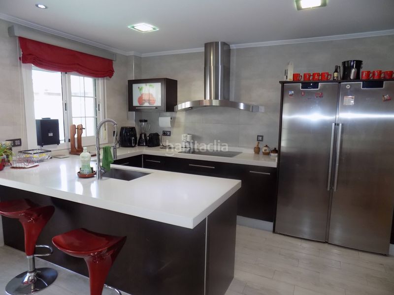 Foto c8bd1c68-07d4-4103-b1d3-cfbc771a55fa. Casa amb aparcament a Santa Fe
