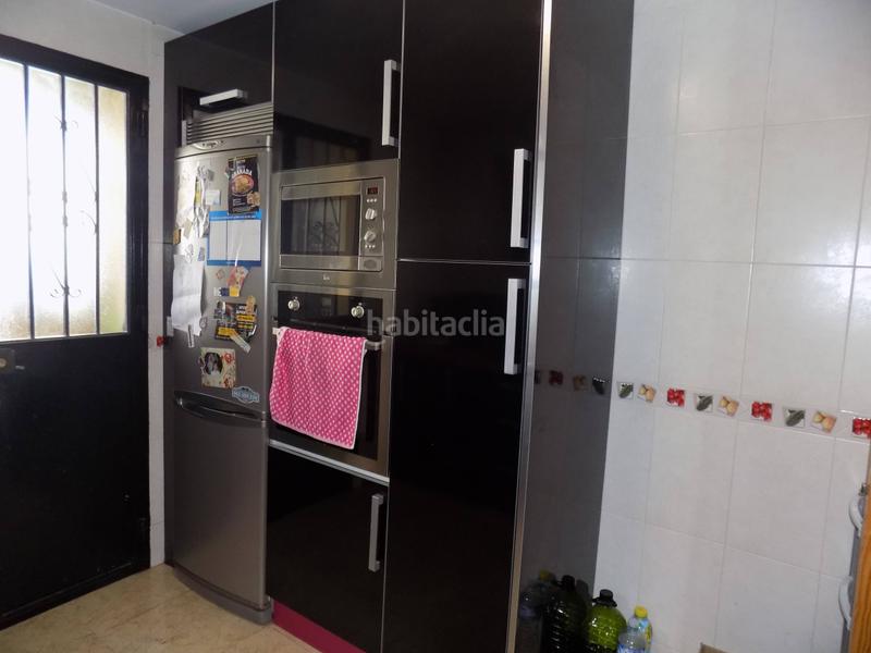 Foto 5cb04613-93ba-4d47-b354-fc57c60dbb36. House with parking in Belicena Vegas del Genil