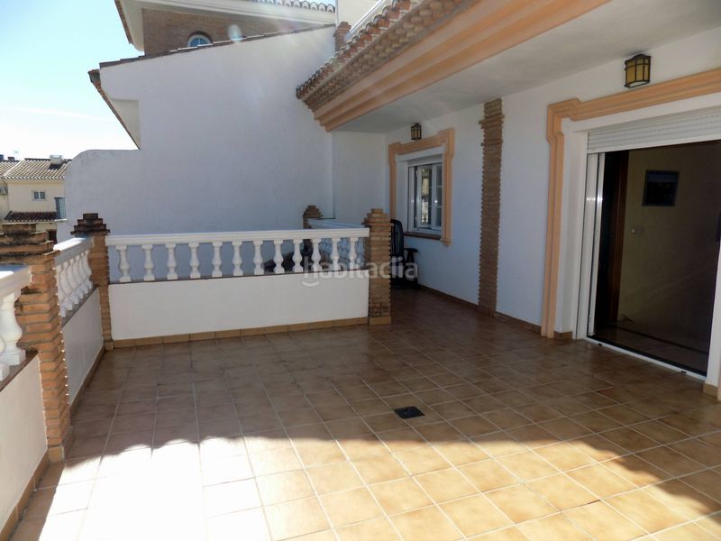 Foto 18f90570-c5ce-42f0-aa00-fbe33b6cd4f9. Casa amb aparcament a Santa Fe