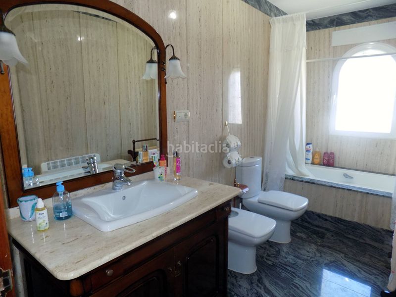 Foto c6c3a4ad-02e1-41ef-a760-7545ac26d794. Casa amb aparcament a Santa Fe