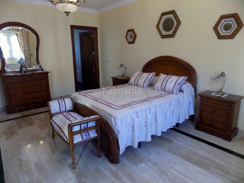 Foto cbd7b859-d7f9-47d8-94d9-61619ef737a0. Casa amb aparcament a Santa Fe