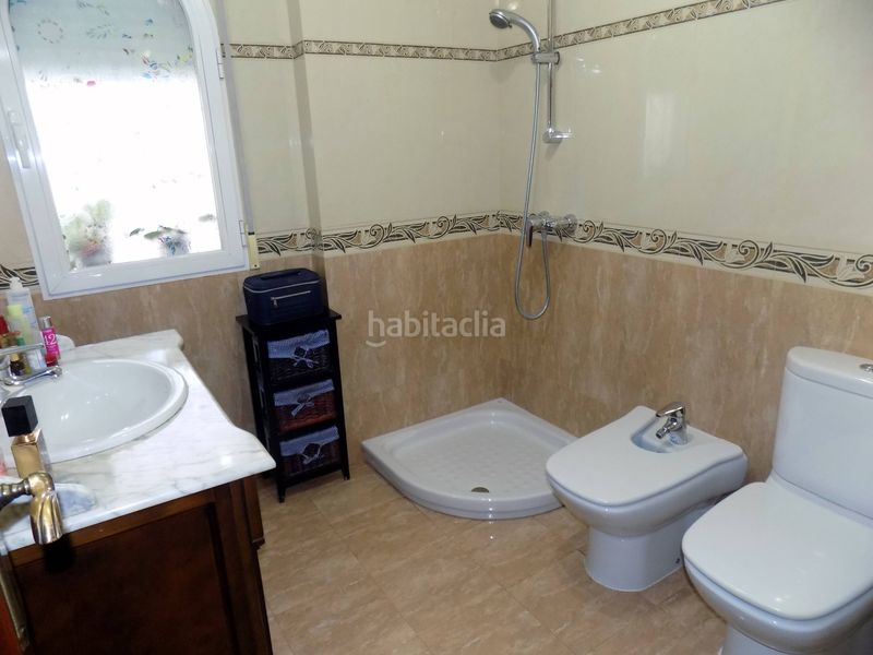 Foto df6deacd-c1b9-471f-ad09-f2c633e25cc0. Casa amb aparcament a Santa Fe