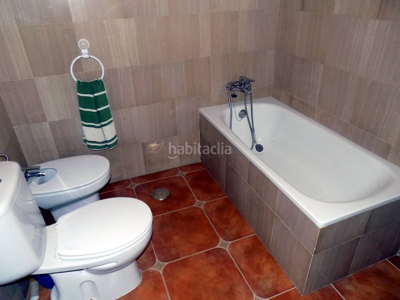 Foto e6f2a05a-9295-4922-b9d0-541d6b18eba2. Casa amb aparcament a Santa Fe