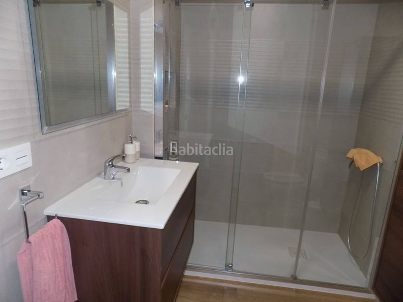 Foto c25d528d-66bc-439f-9835-a970c7a6c4a4. Casa amb aparcament a Santa Fe