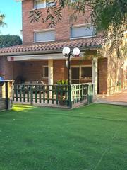 Haus  Carrer del castanyer. Gran casa en can roca, ubicacion excelente con piscina y vistas