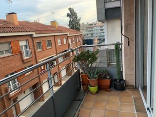 Lloguer Pis a Carrer del pintor viver 27. Se alquila piso amueblado y muy luminoso con parking y trastero