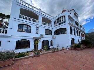 Casa en Passeig de bellavista 79. Casa o chalet independiente en venta en montemar con vistas al m