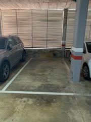 Aparcament cotxe a Carretera del prat 31. Plaza de parking para coche mediano cerca de vilamarina