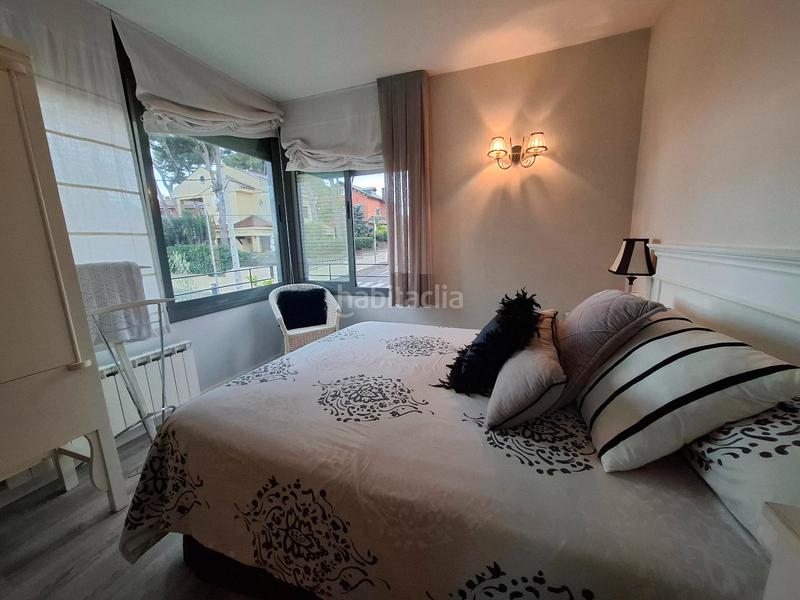 Foto 0659ac17-c030-4f79-811e-3412c3b3a8a8. Casa adossada a avinguda 303 59 a Montmar Castelldefels