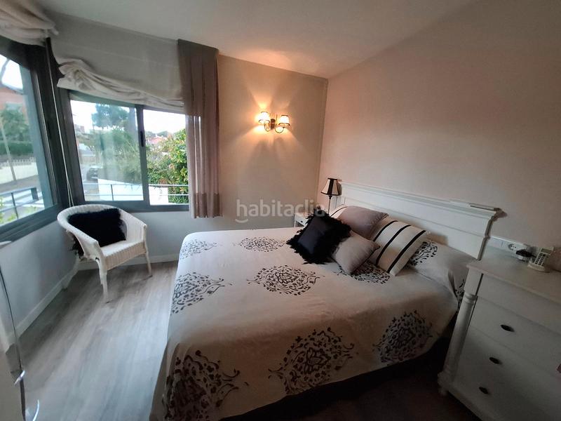 Foto 2c0cb249-7ccd-4b6e-ac55-9433b0606724. Casa adossada a avinguda 303 59 a Montmar Castelldefels