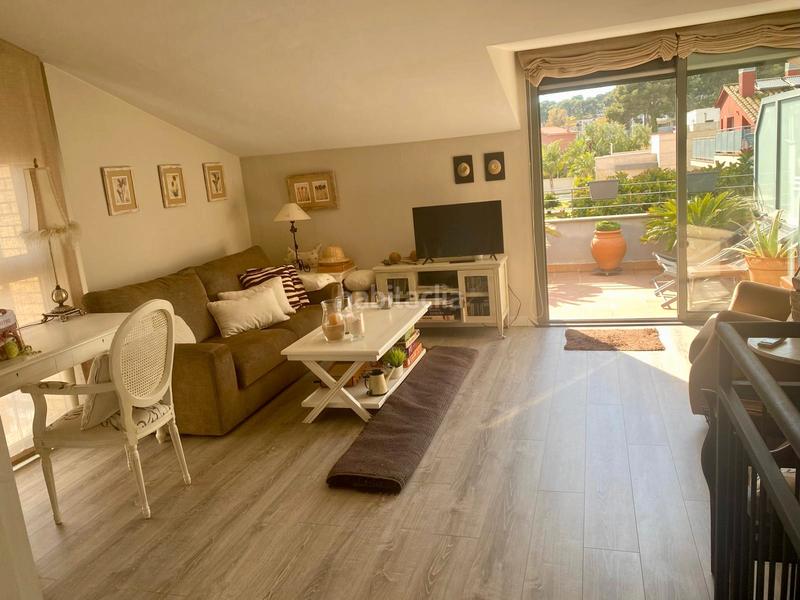 Foto c4877dc9-753d-444d-a6d3-1e299e9da86d. Casa adossada a avinguda 303 59 a Montmar Castelldefels