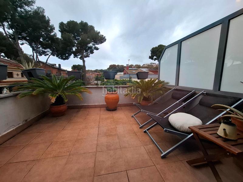 Foto ebfa756a-6b75-4063-9a96-60861e1ac8b7. Casa adossada a avinguda 303 59 a Montmar Castelldefels