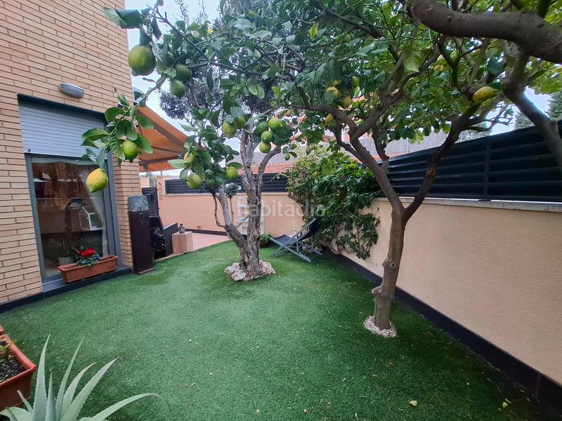 Foto ecc27ed0-a6d3-4446-9054-d3f250a38b8c. Casa adossada a avinguda 303 59 a Montmar Castelldefels