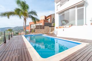Lloguer Xalet a Carrer eramprunyà 3. Gran casa independiente en botigues con vistas al mar en alquile