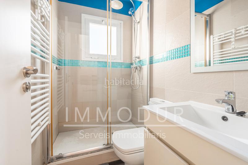 Foto 3a6478d3-92f4-44af-af03-ecc7d24be10f. Casa adosada en carrer raconada 6 Bellamar bajo con jardín y piscina privada en Castelldefels